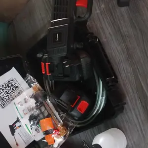 Lavadora Portátil de Alta Pressão com 2 Baterias Recarregável Lavajato Carros Motos Jardins Bivolt — foto 10